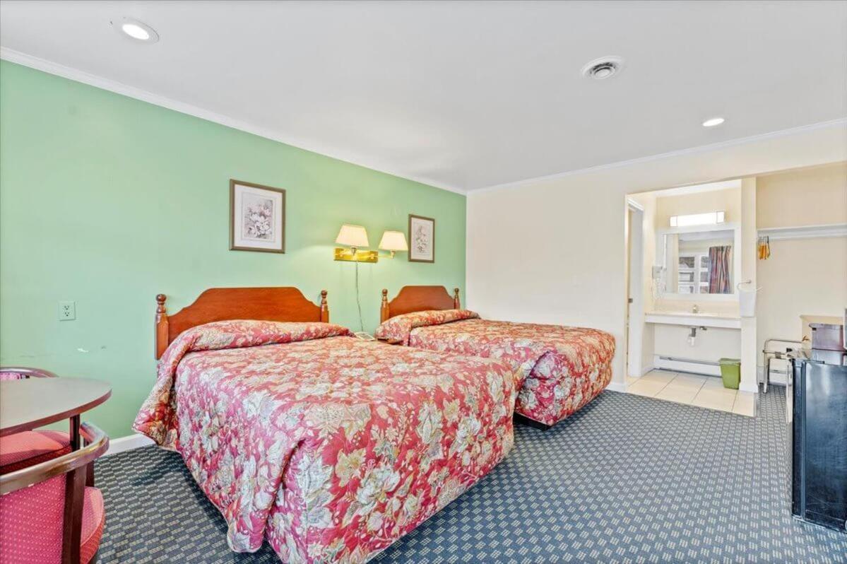 Top Hill Motel Saratoga Springs Extérieur photo