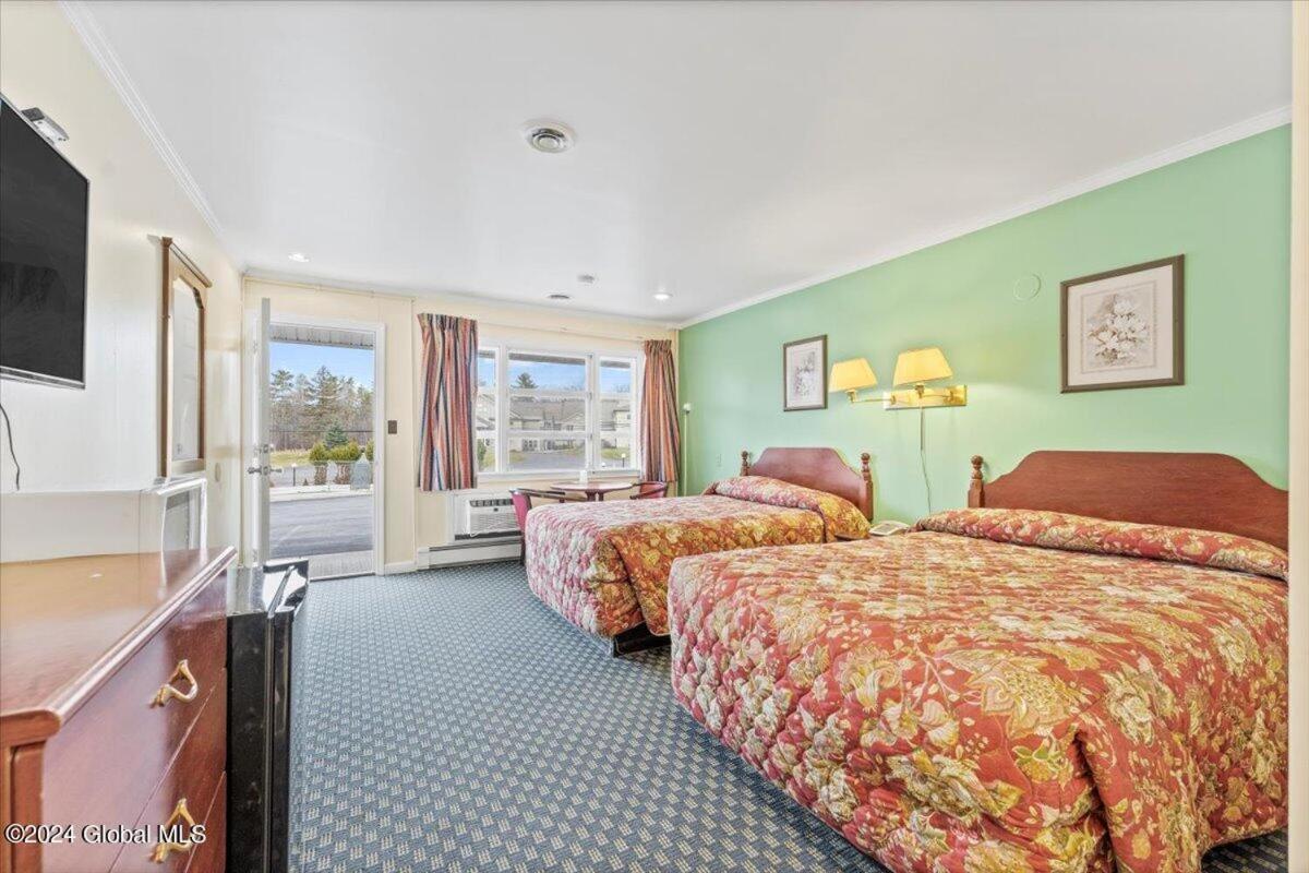 Top Hill Motel Saratoga Springs Extérieur photo