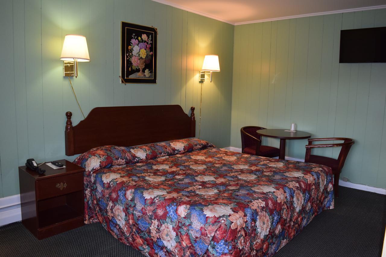 Top Hill Motel Saratoga Springs Extérieur photo